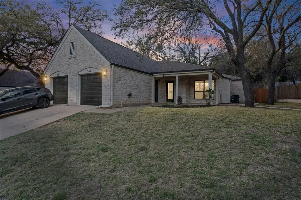 361 Fantail Loop B, Austin