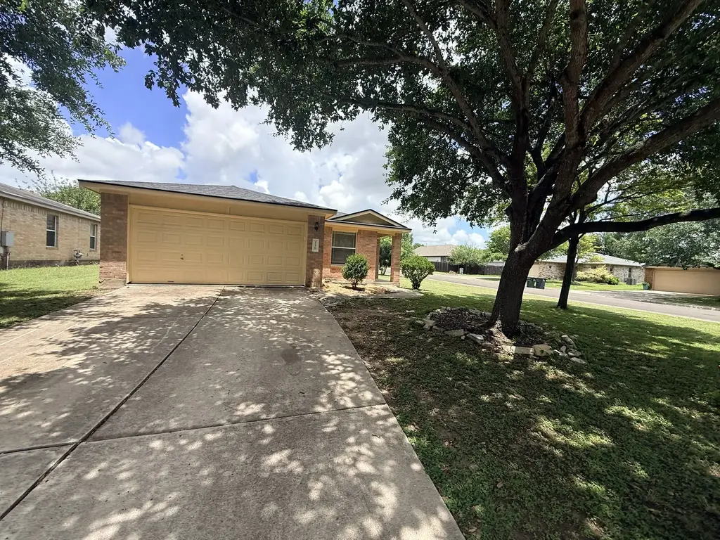 116 Spur Cove, Kyle
