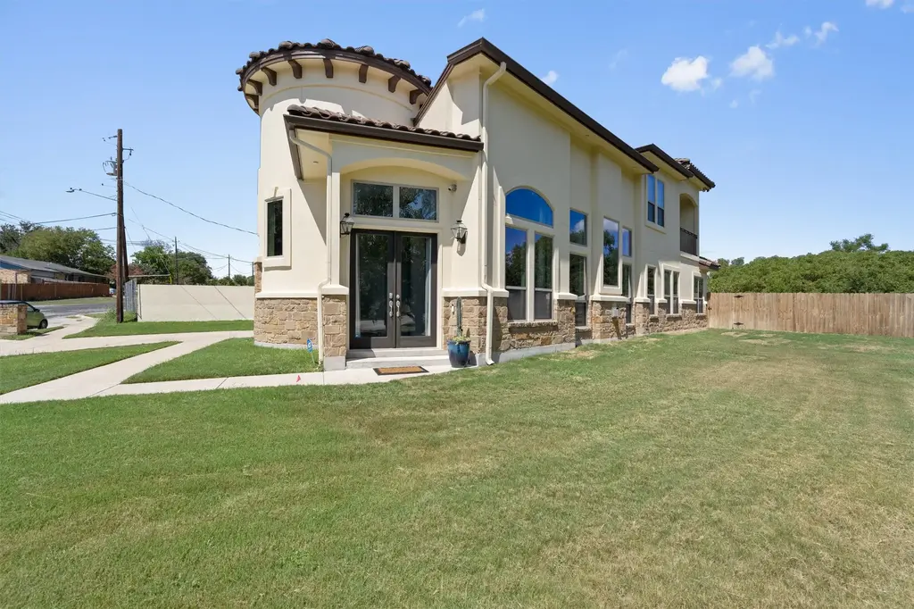 1614 Cedar Bend Drive, Austin