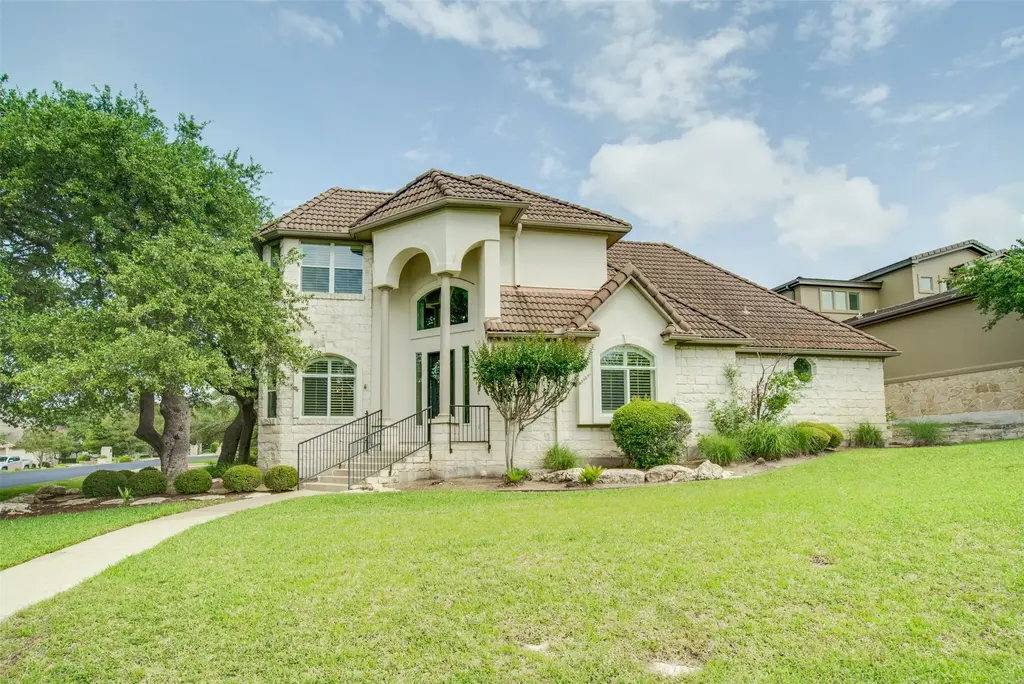 18 Glenway Drive, The Hills