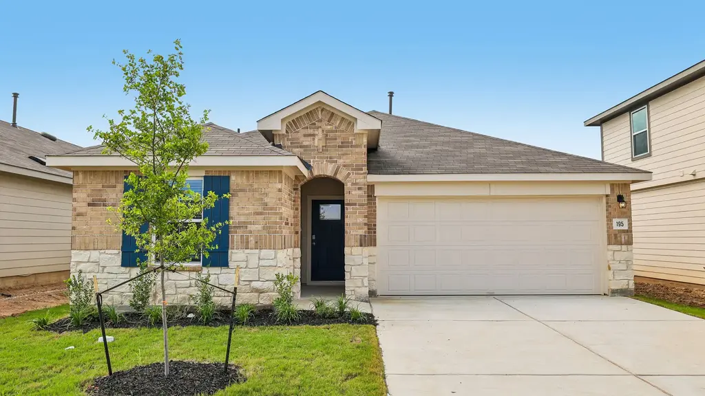 195 Mustang Lake Circle, Buda