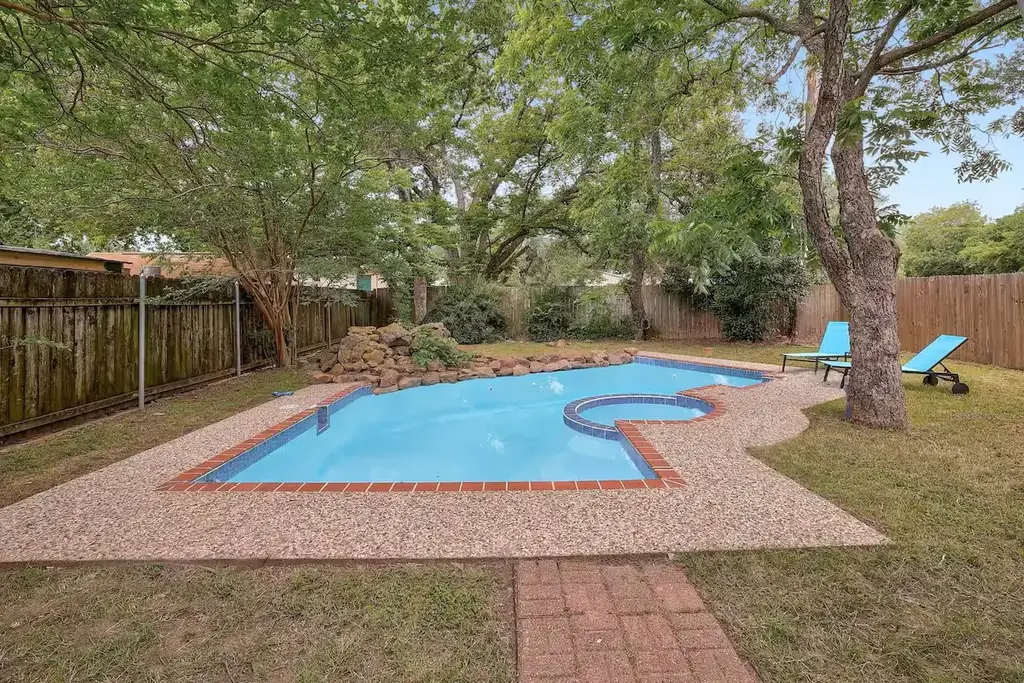 12304 Burrridge Drive, Austin