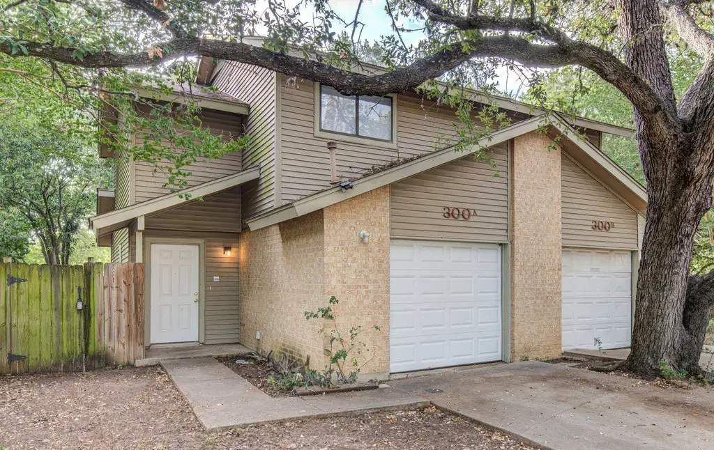 300 Villa Oaks Circle A, Austin
