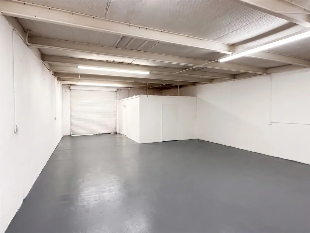 1419 Fleming Drive Warehouse 10, Seguin