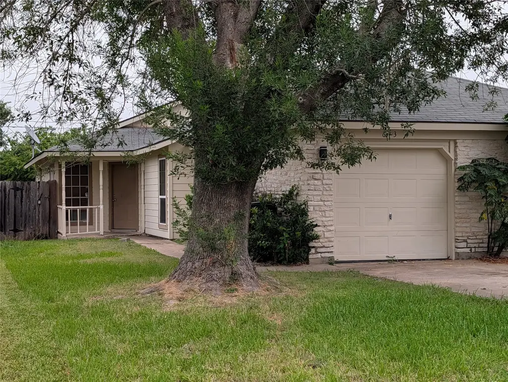 613 Greenlawn Boulevard, Round Rock