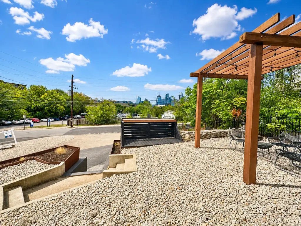 201 Academy Drive 104, Austin