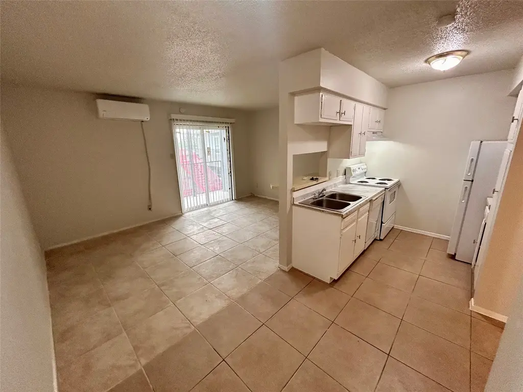 901 E 40th Street 304, Austin