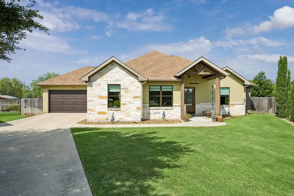 906 Canyon Oak Circle, Marble Falls