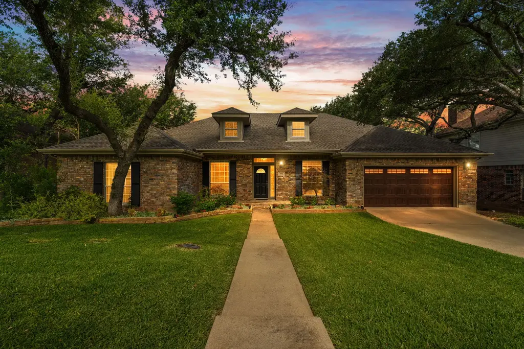 305 Riverview Drive, Georgetown