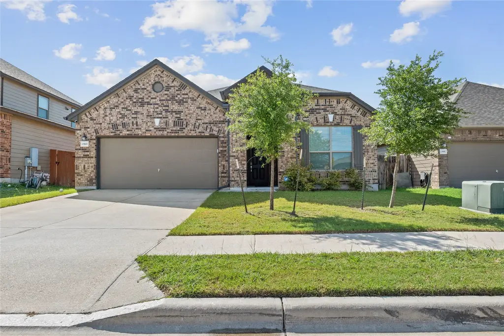 13921 Abraham Lincoln Street, Manor