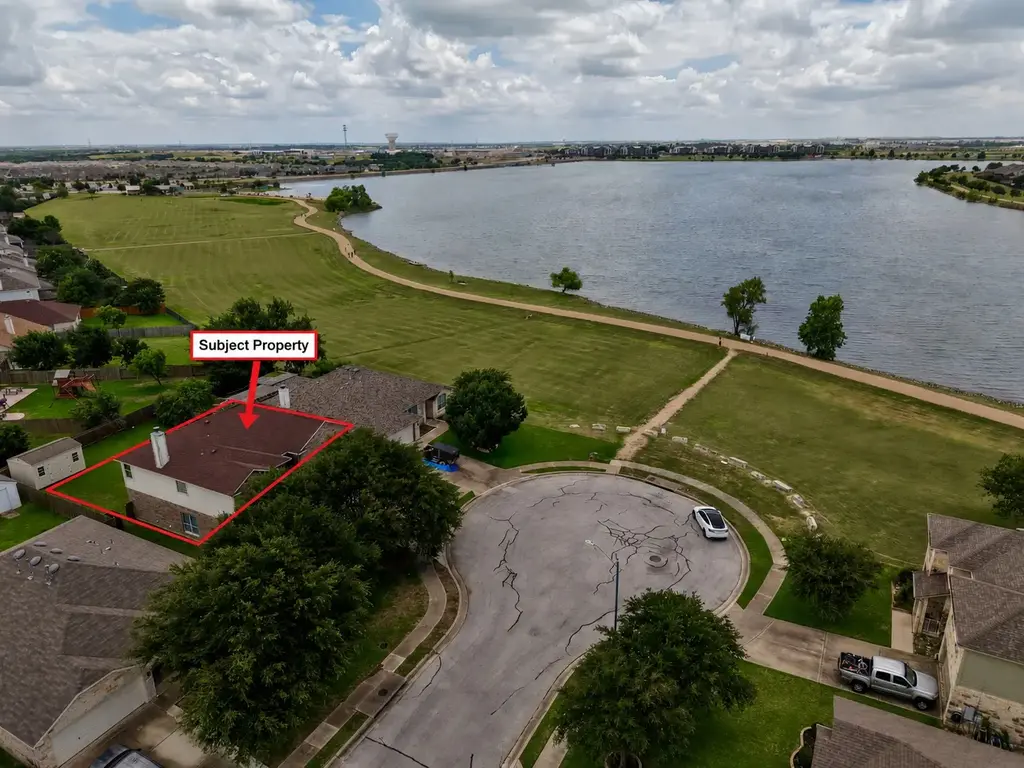 18305 Lake Edge Court, Pflugerville