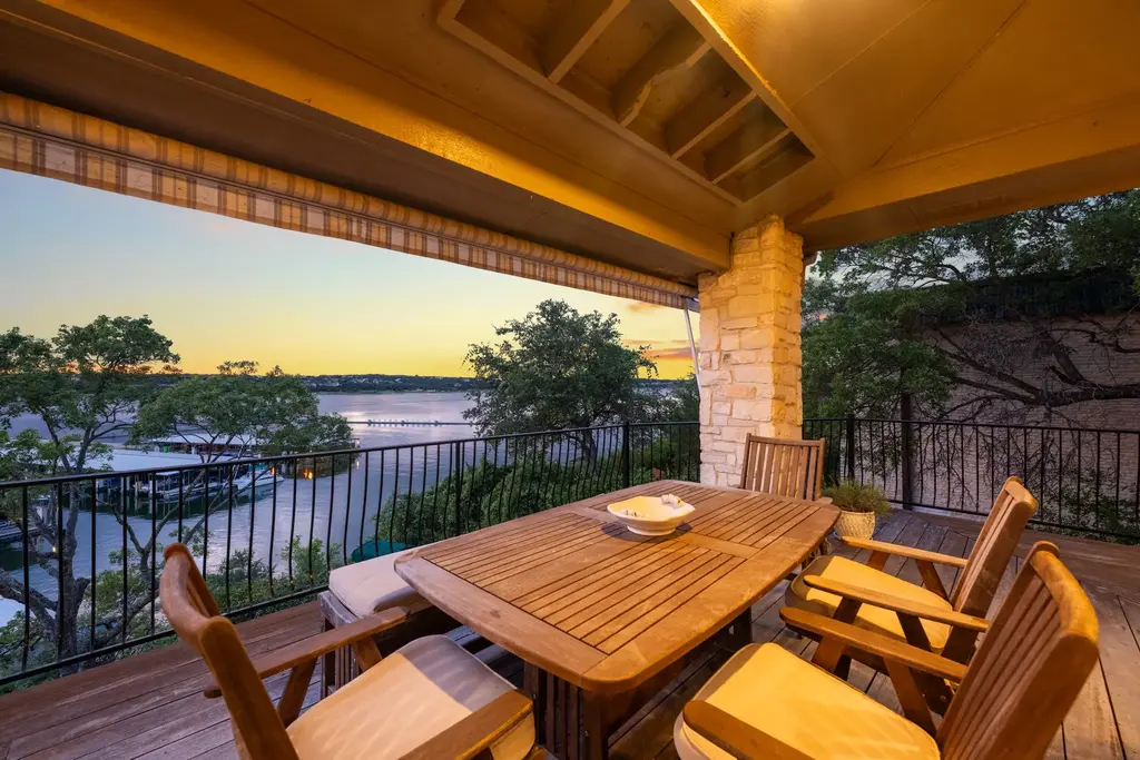 1005 Challenger, Lakeway