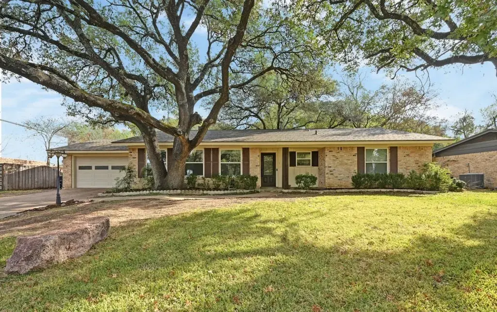 5903 Highland Hills Drive, Austin