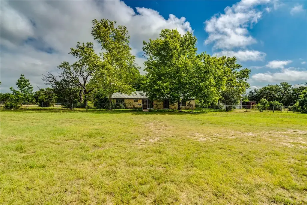 106 Tl Wilson Lane, Bertram