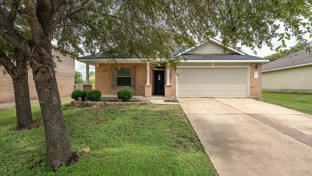 257 Lake Washington Drive, Kyle