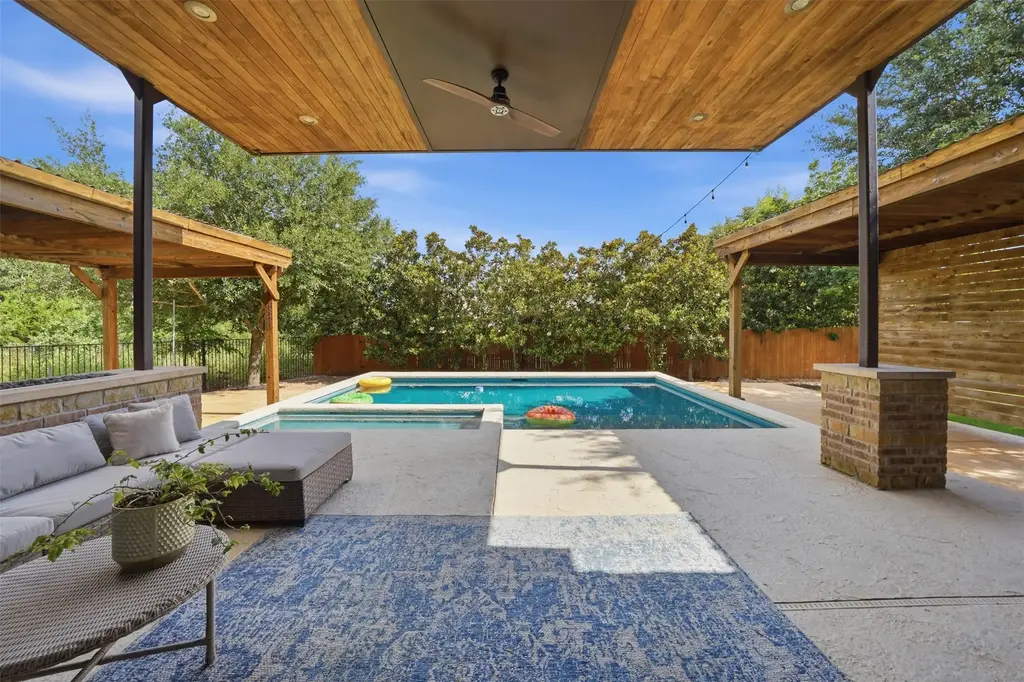 8729 Vantage Point Drive, Austin