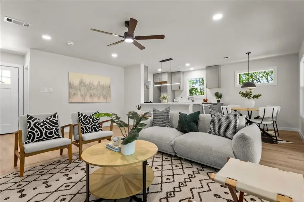 5204 Emerald Forest Drive, Austin