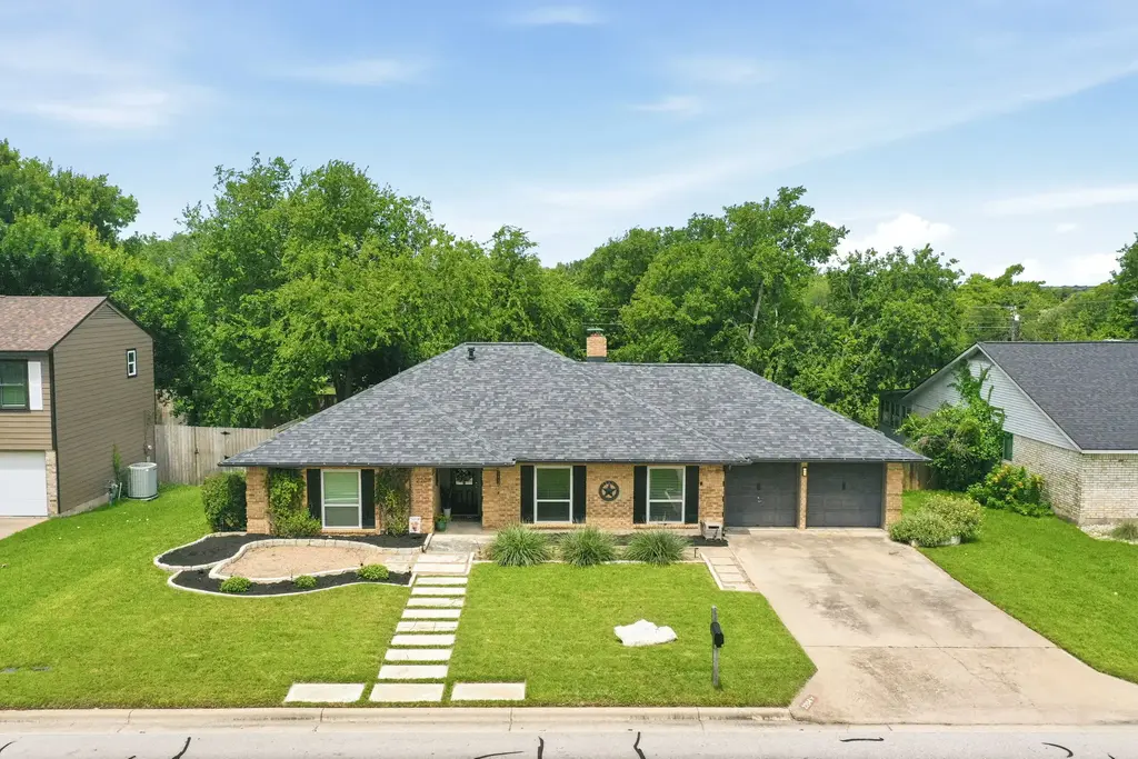 2204 Creekview Drive, Round Rock