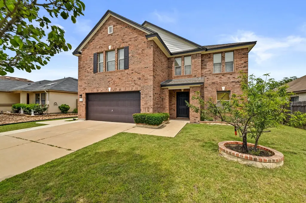 214 Briarwood Drive, Leander