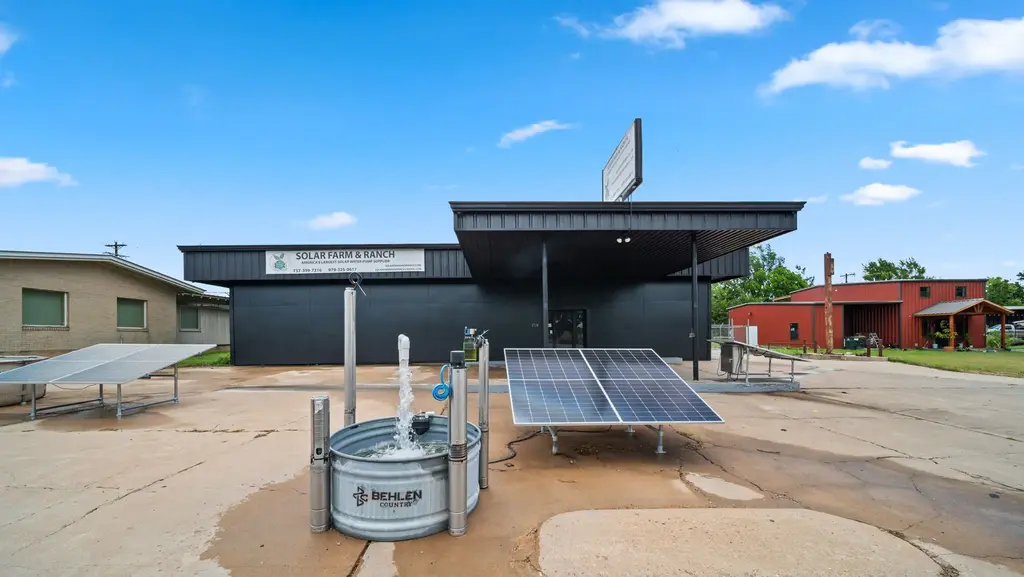 759 W Austin Street, Giddings