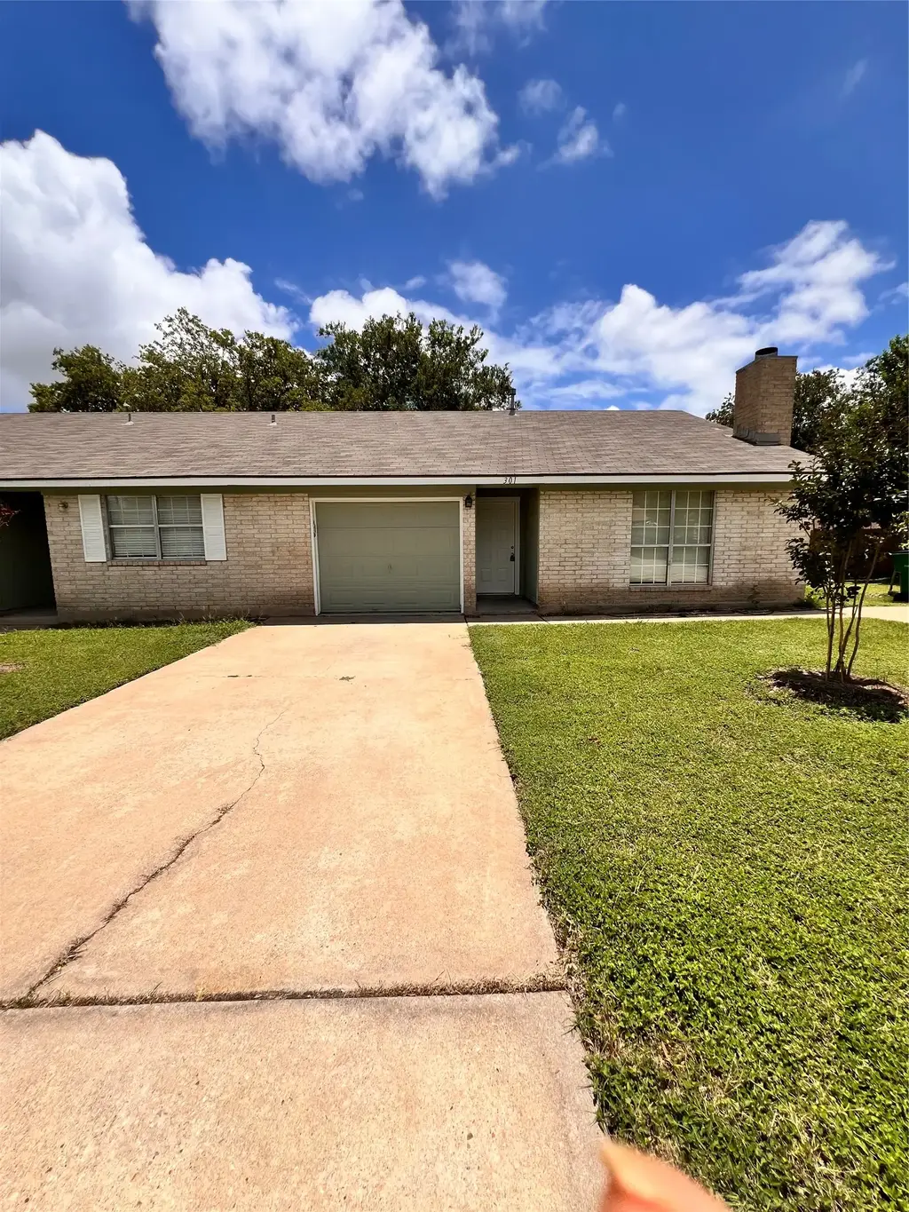 301 12th Street B, Pflugerville