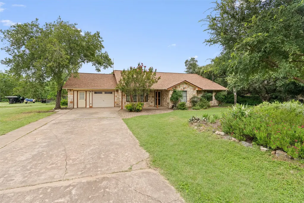 605 Oak Crest Lane, Georgetown
