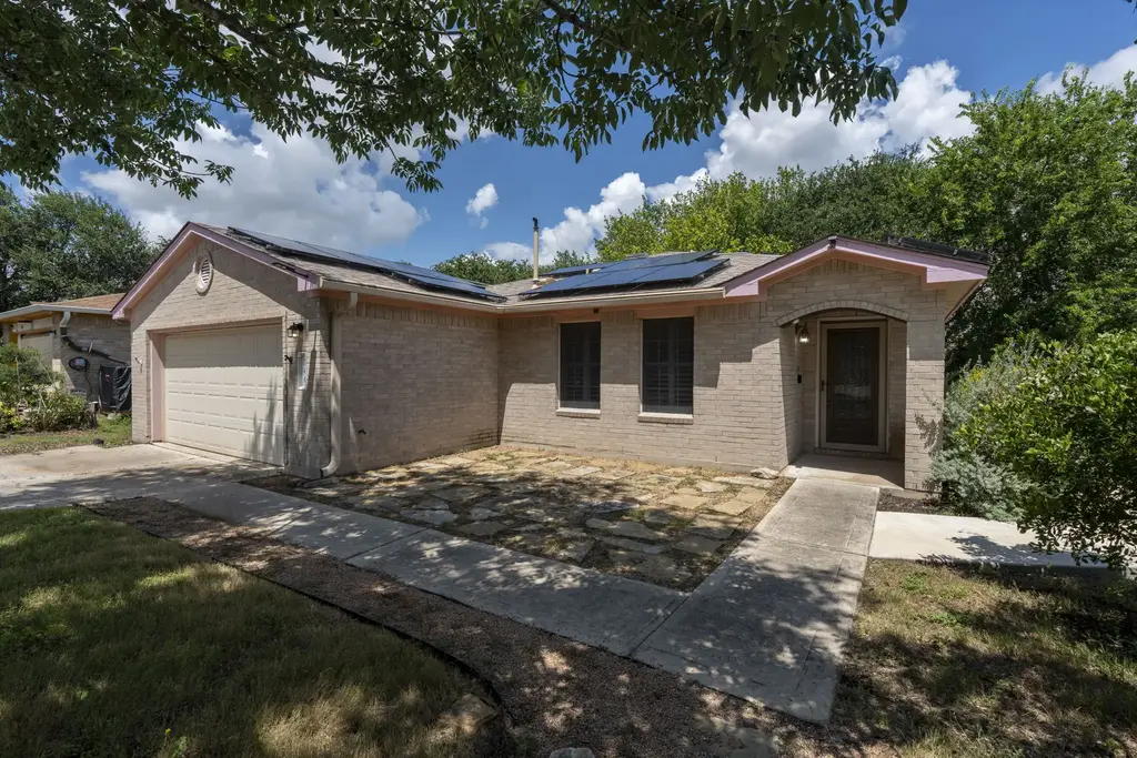 144 Fall Creek Drive, Kyle