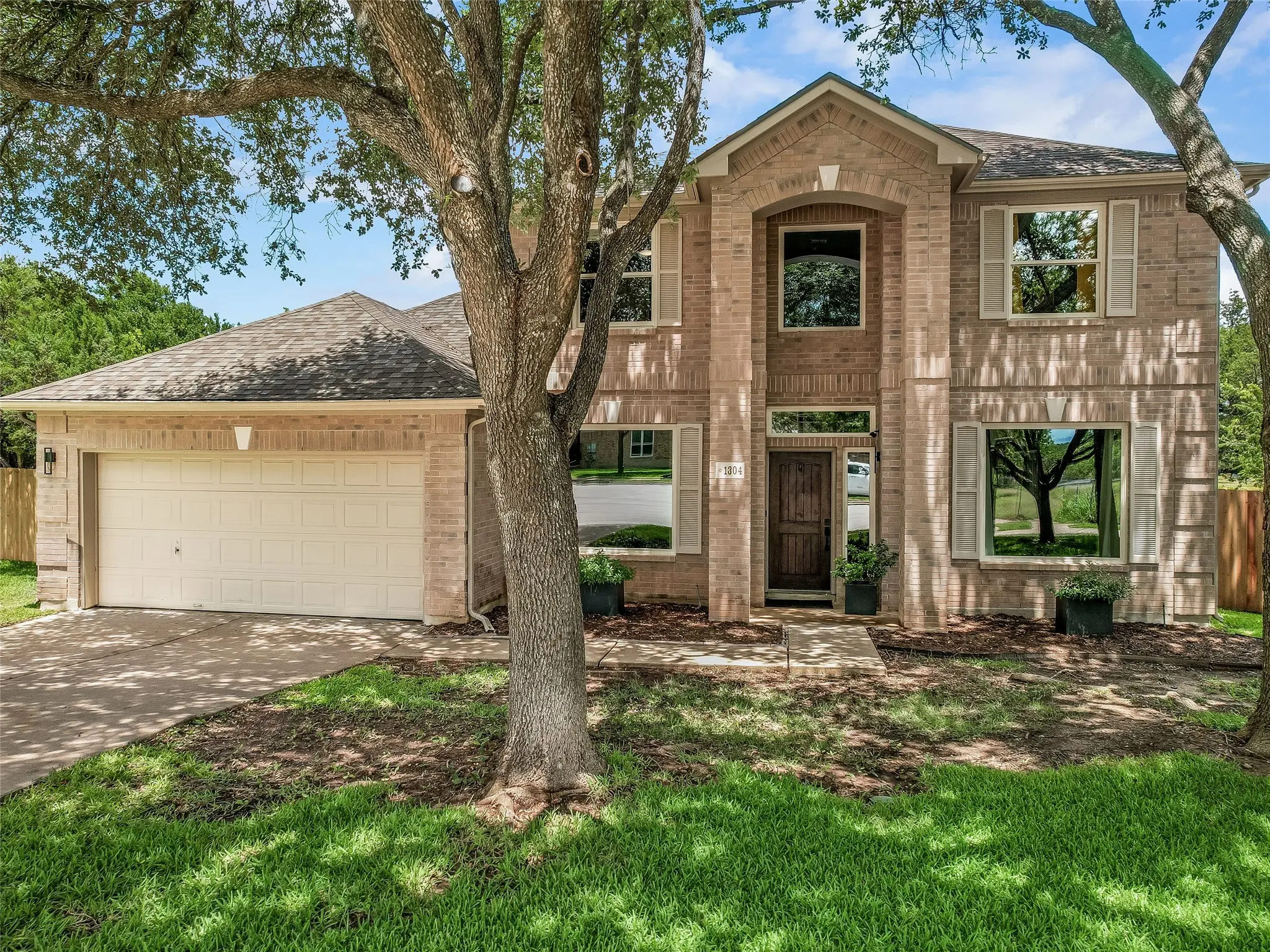 Photo of Listing #1136875