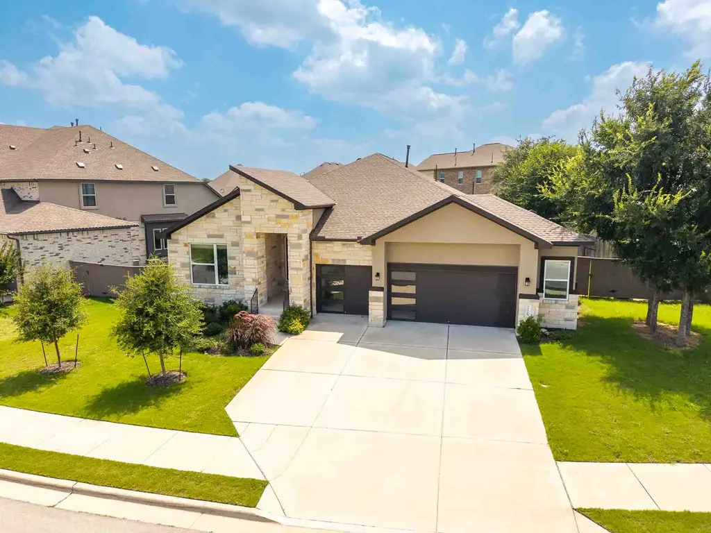 276 Washington Drive, Kyle