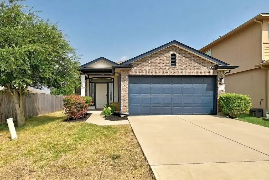 7004 Heine Farm Road 2, Del Valle