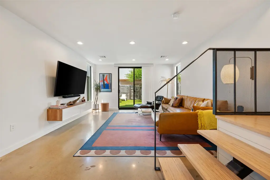 1114 E 3rd Street 1, Austin