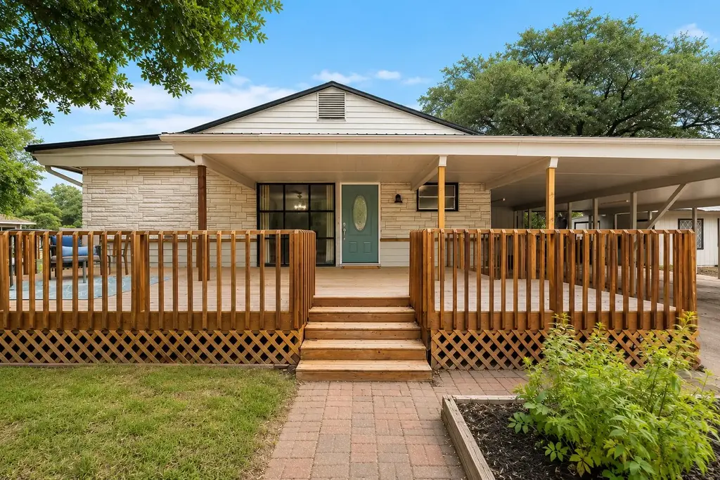 1700 W 7th Street, Taylor