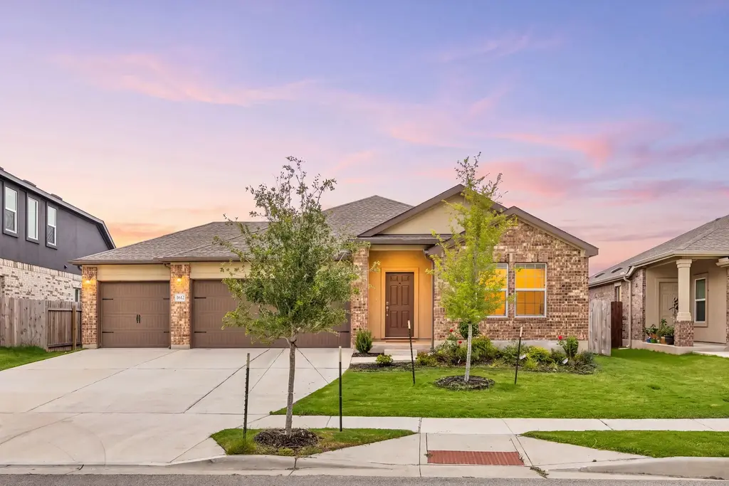 1612 Devine Lake Bend, Leander