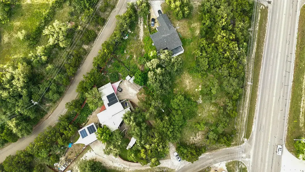 11216 11216 W Lake Terrace Drive, Jonestown