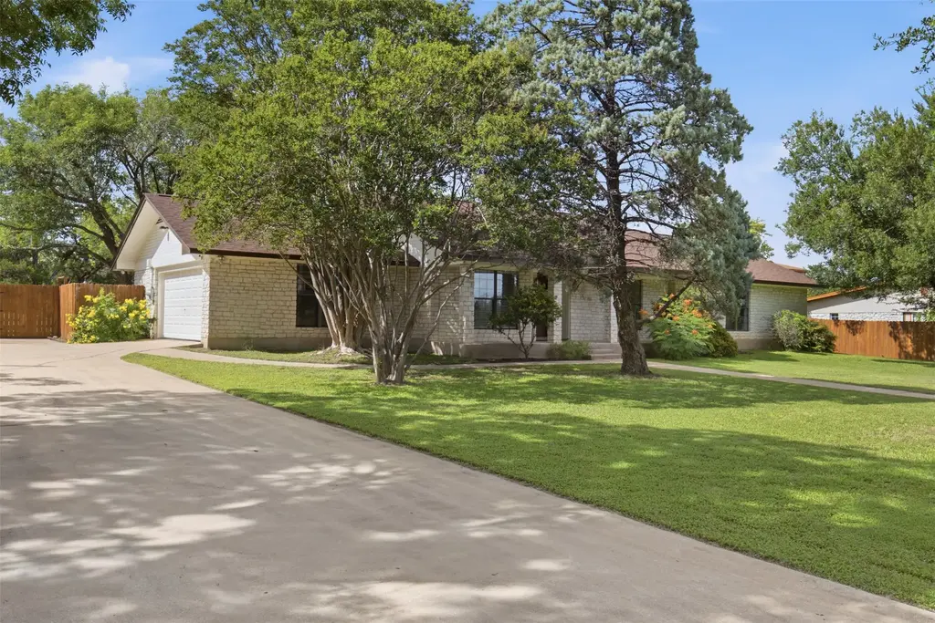 3804 Oak Meadow Drive, Round Rock