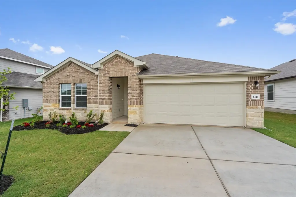 690 Globe Mallow Circle, Kyle