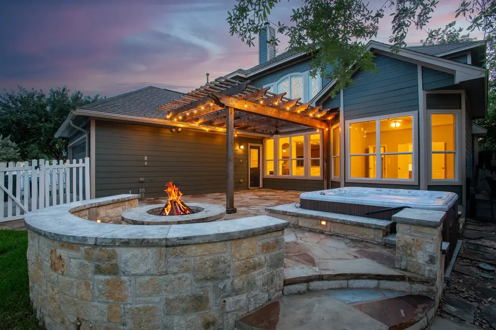 230 Skinner, Kyle