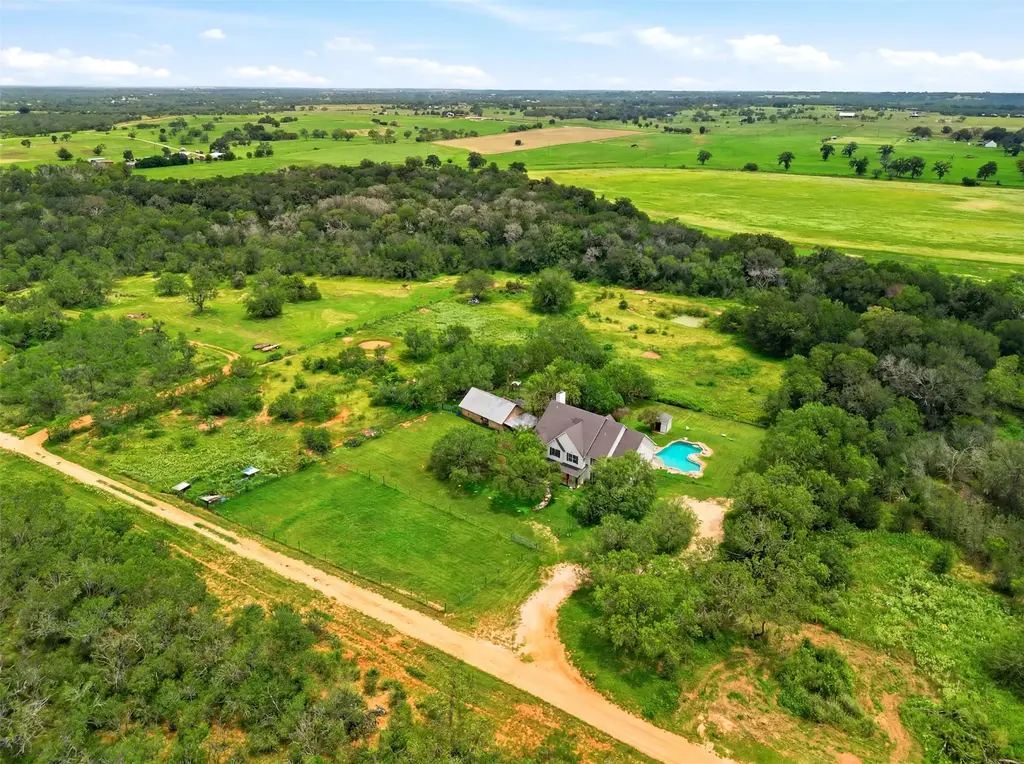 1208 Odaniel School Road, Seguin