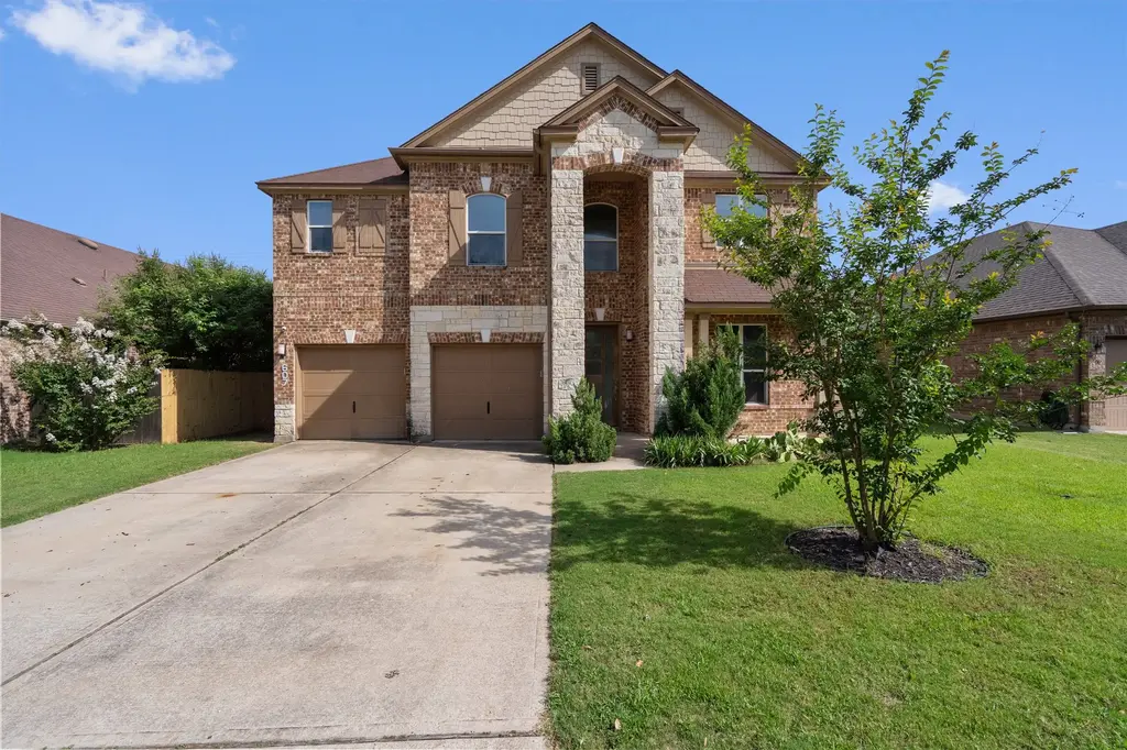 607 Yosemite Trail, Taylor