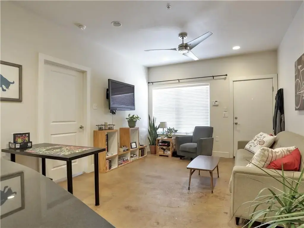 1807 Poquito Street 24, Austin