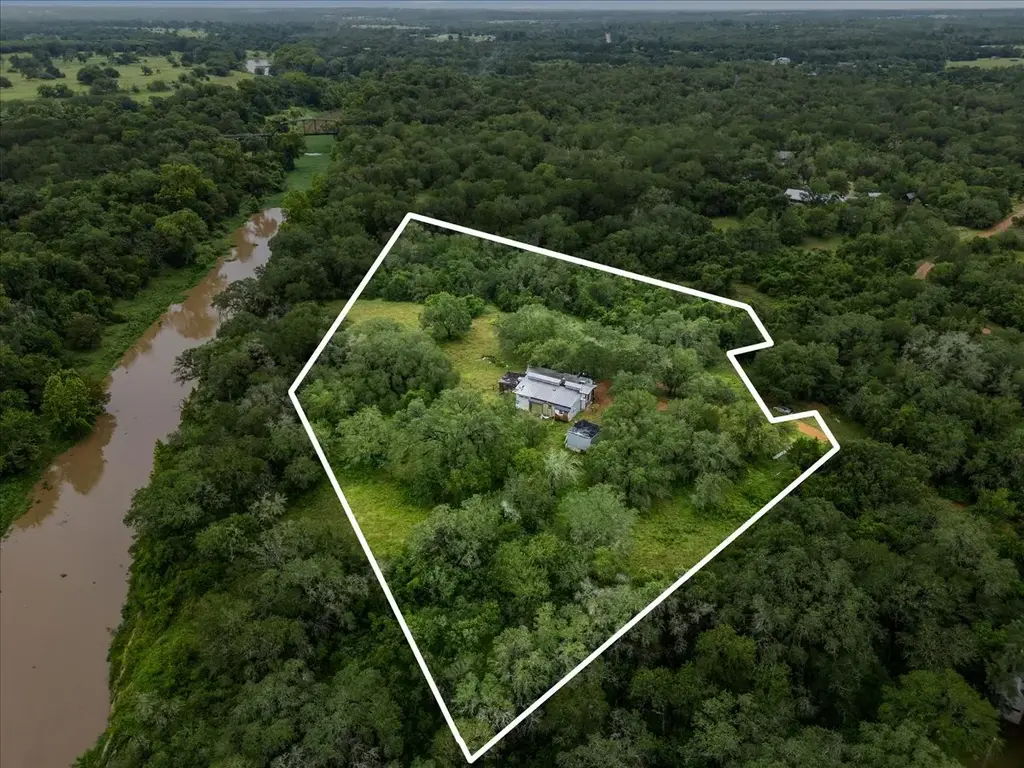 200 Desiderata Drive, Smithville