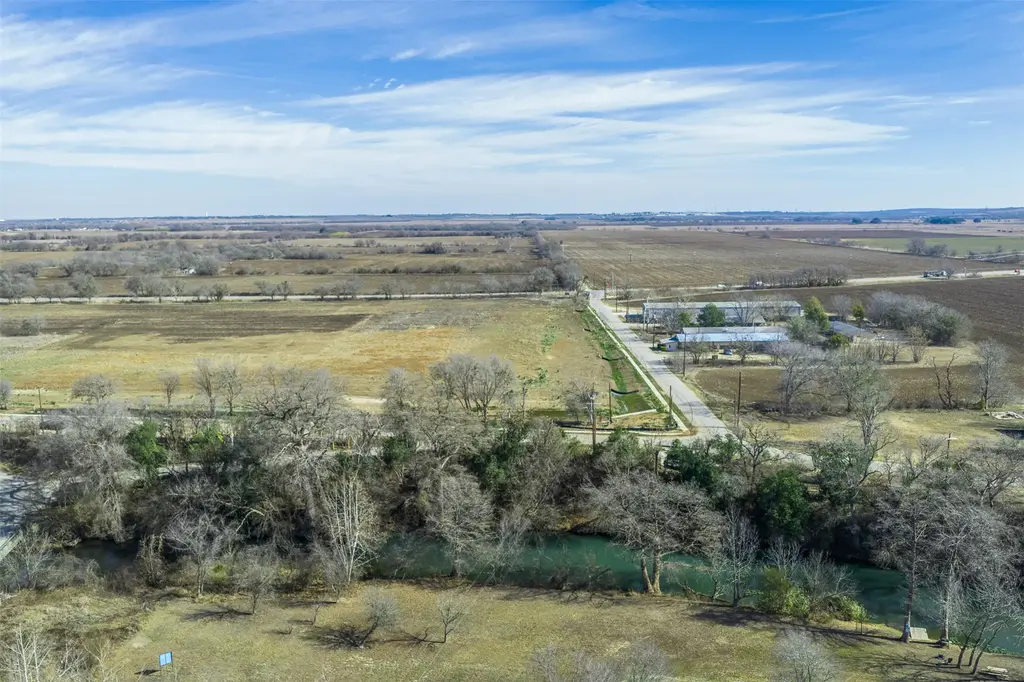 536 Northwest River Road, Martindale