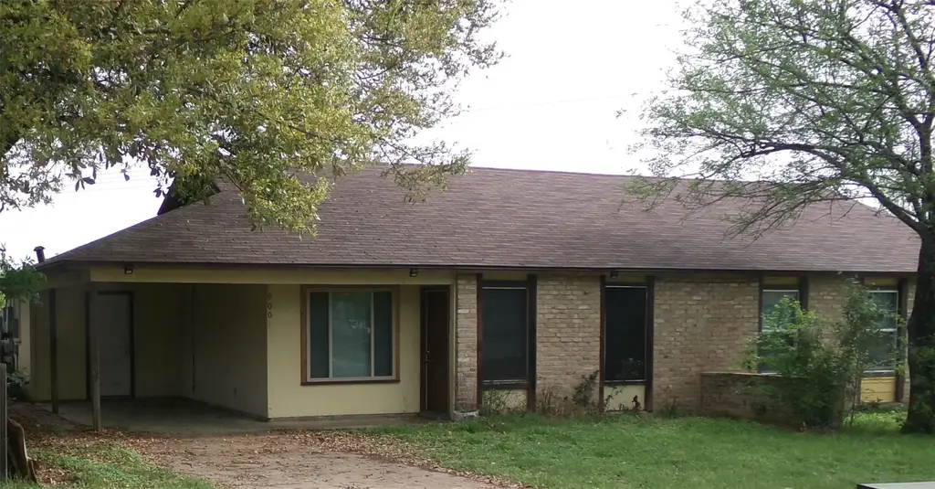 900 Sahara Avenue B, Austin