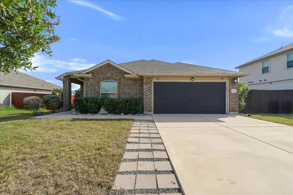 160 Sun Ray Drive, Kyle