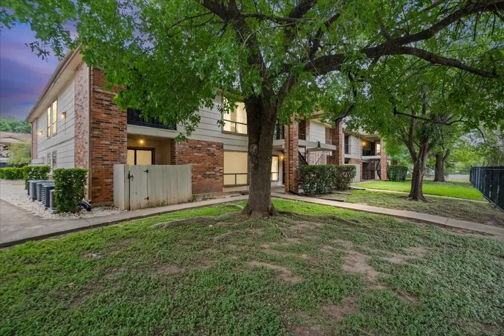 1705 Crossing Place 114, Austin