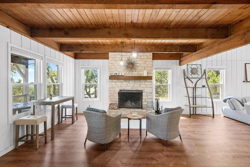 650 Springlake Drive, Dripping Springs
