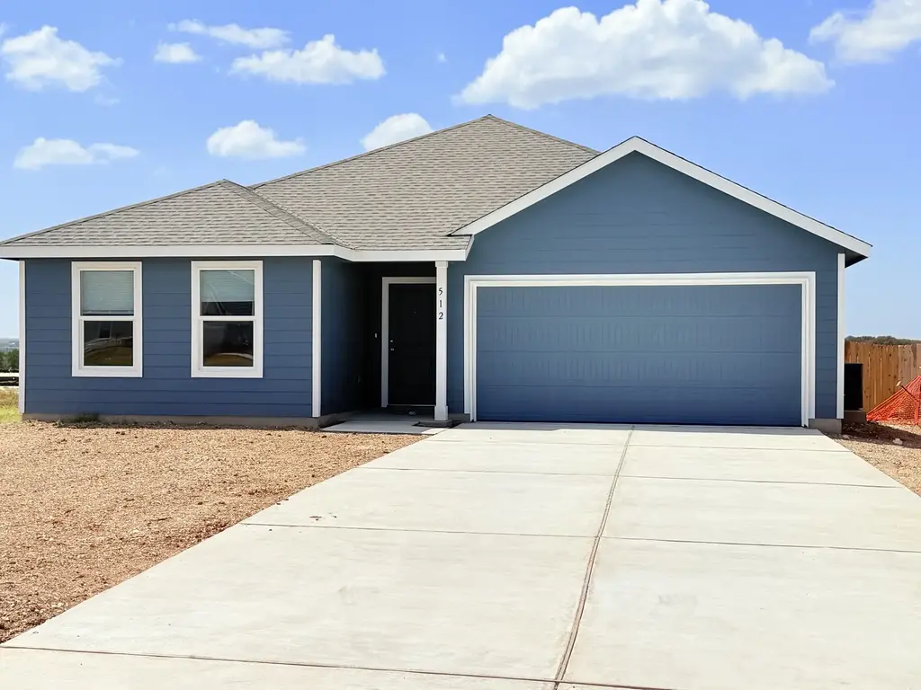 512 Heritage Groves Road, Bertram