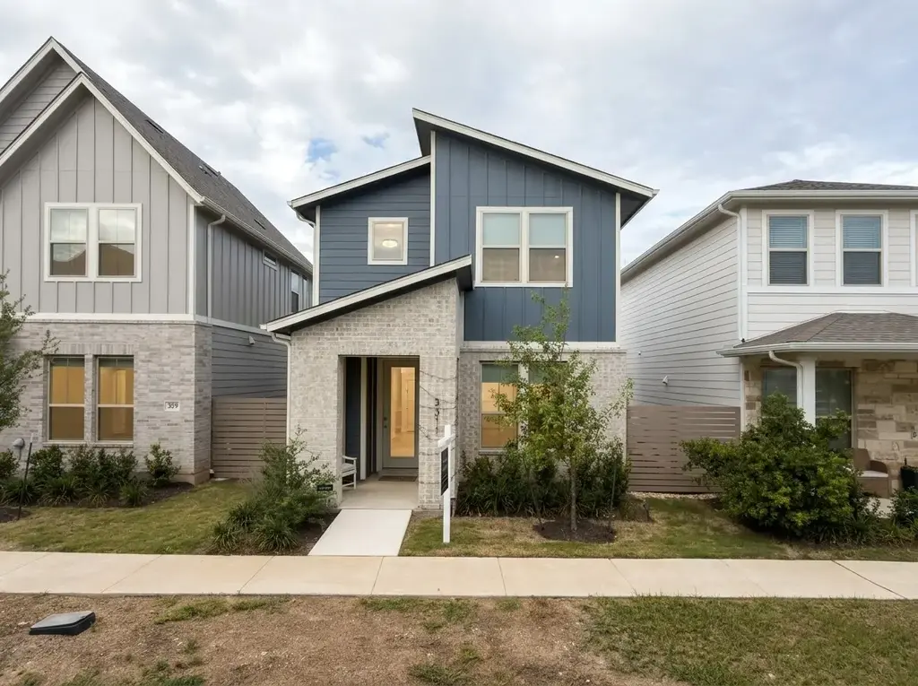 8311 Springsteen Drive 318, Austin