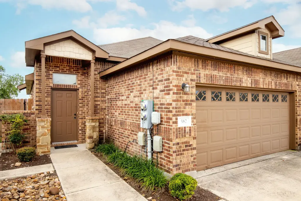 586 Creekside Circle, New Braunfels