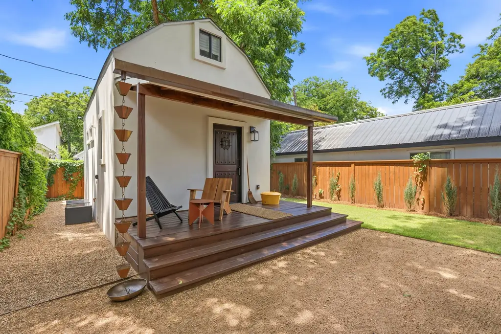 2519 E 4th Street 2, Austin